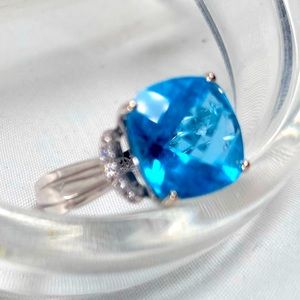 White Gold Blue Topaz Ring